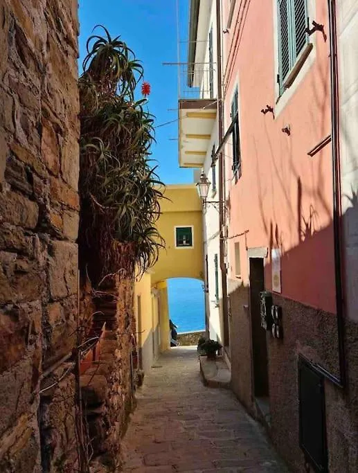 Cinque Terre Hub Luxury Home In La Spezia 0*,
